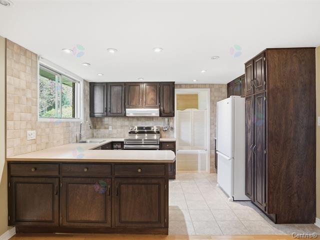 1355 Crois. Séville Property Photo 4