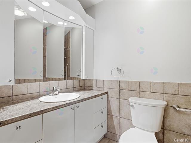 1355 Crois. Séville Property Photo 11