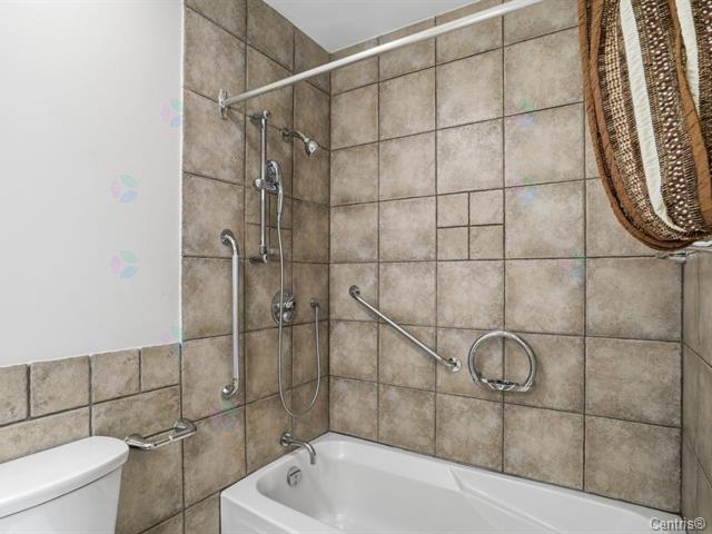 1355 Crois. Séville Property Photo 12