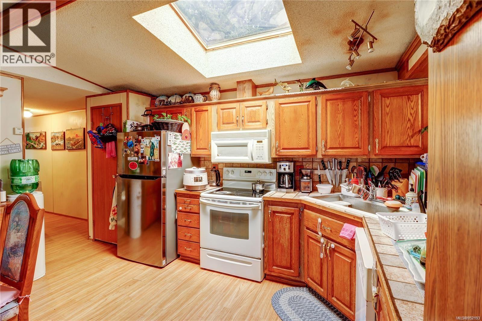 A & B 2826 Bruce Rd Property Photo 5