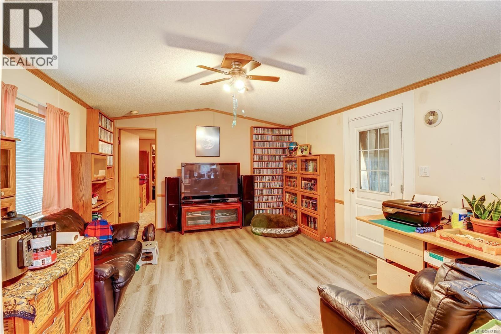 A & B 2826 Bruce Rd Property Photo 22
