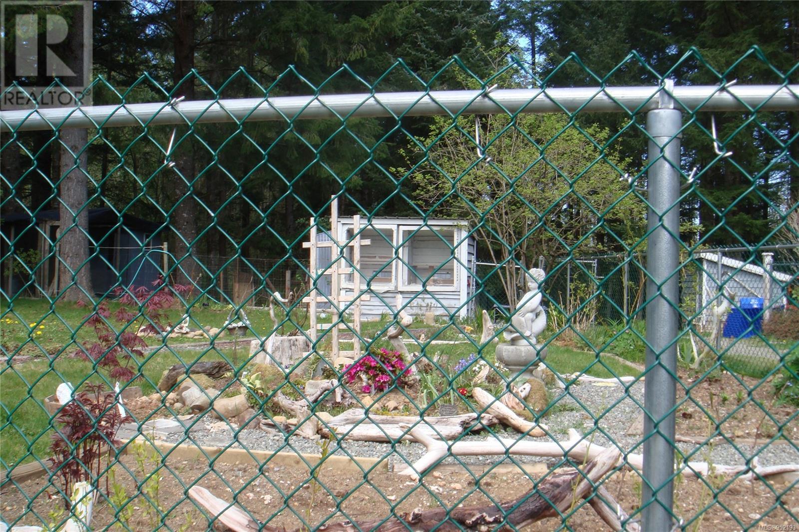 A & B 2826 Bruce Rd Property Photo 39