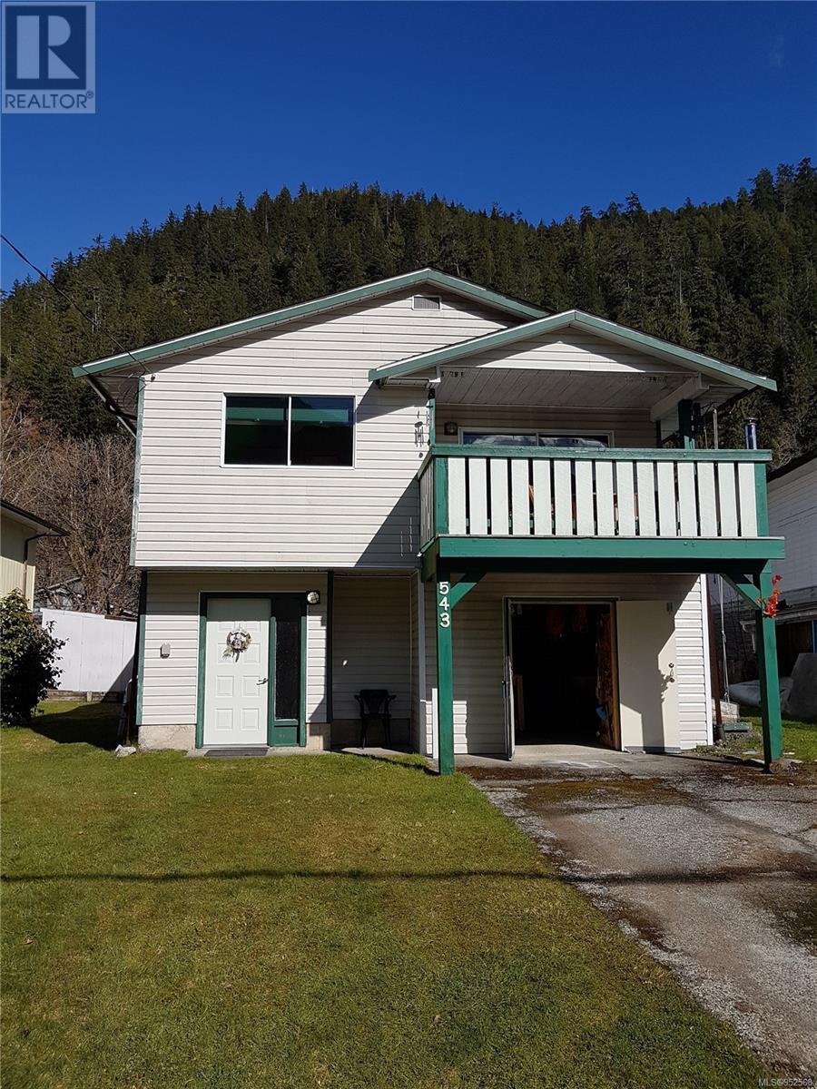 543 Maquinna Dr N Property Photo 1