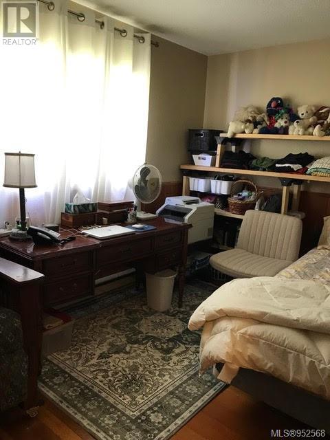 543 Maquinna Dr N Property Photo 15