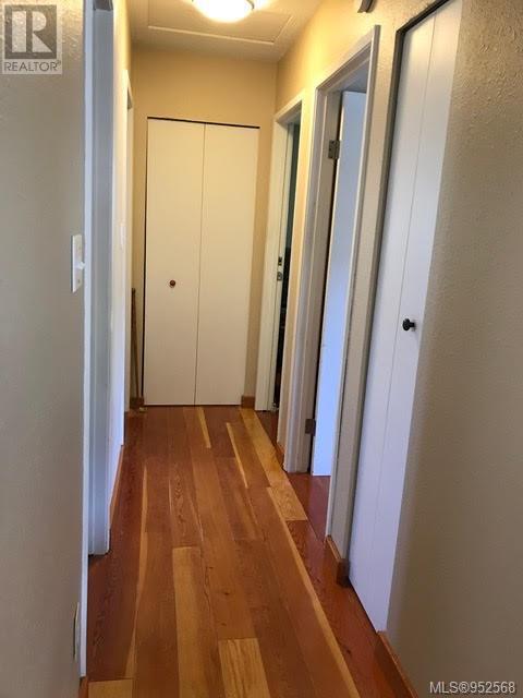 543 Maquinna Dr N Property Photo 18