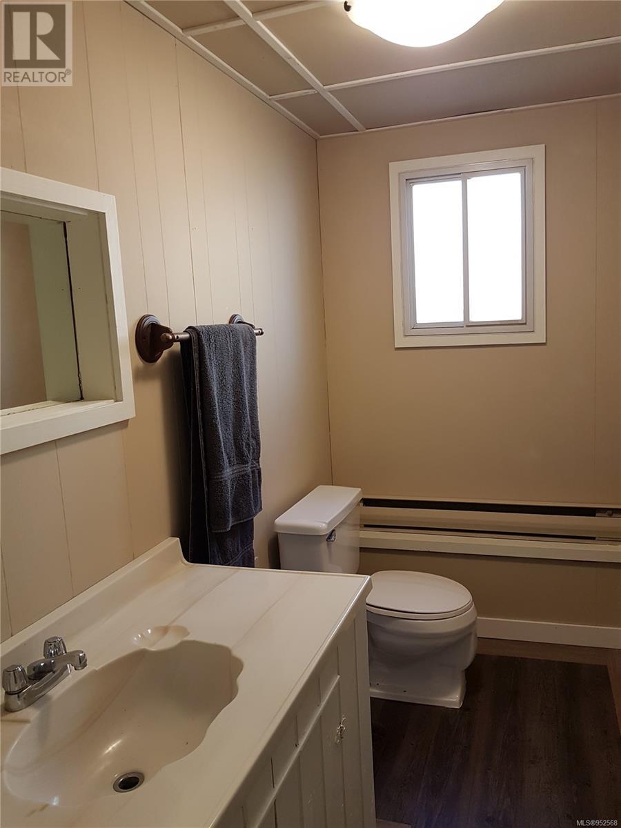 543 Maquinna Dr N Property Photo 30