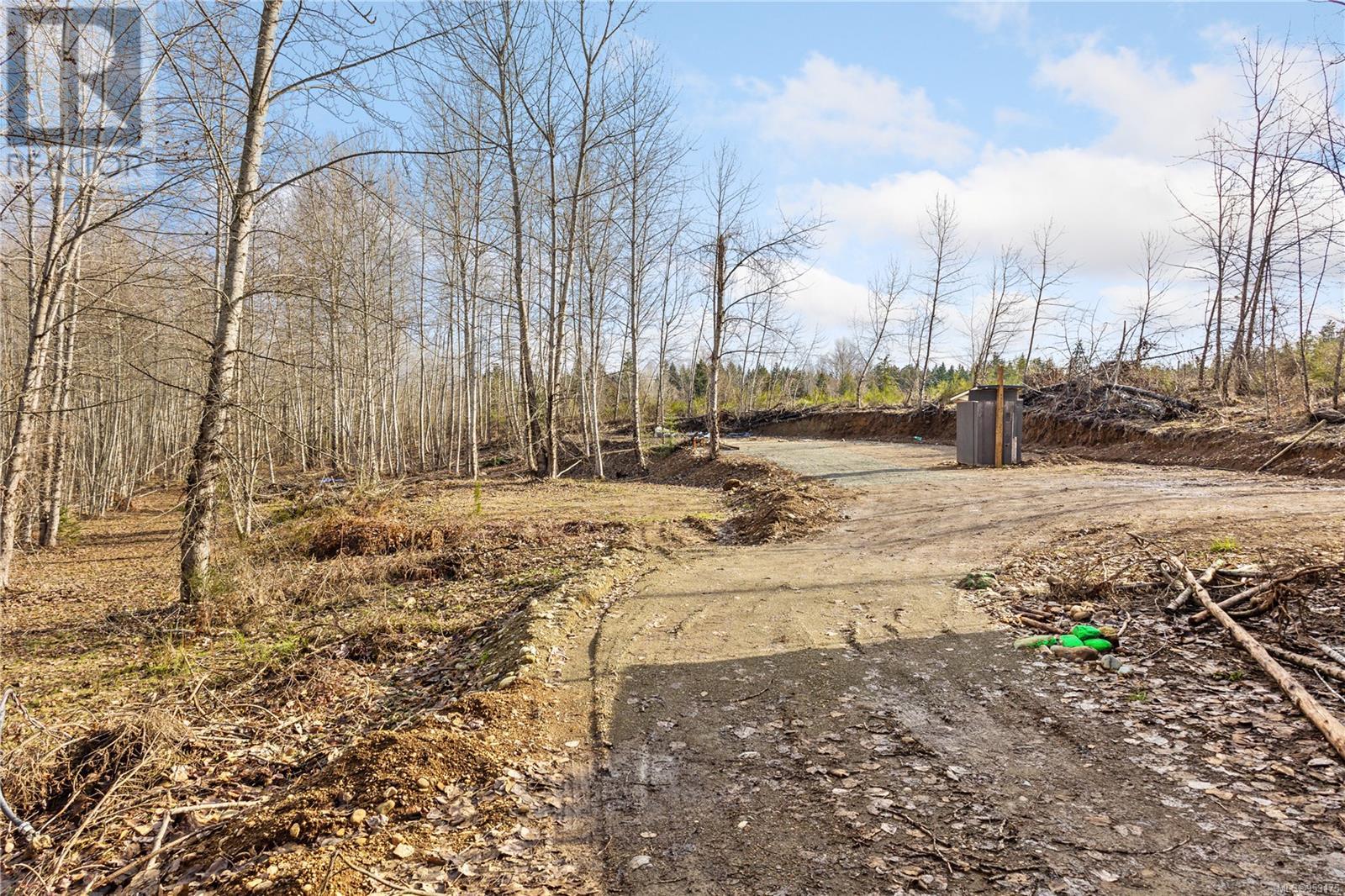 2745 Shaver Rd Property Photo 6