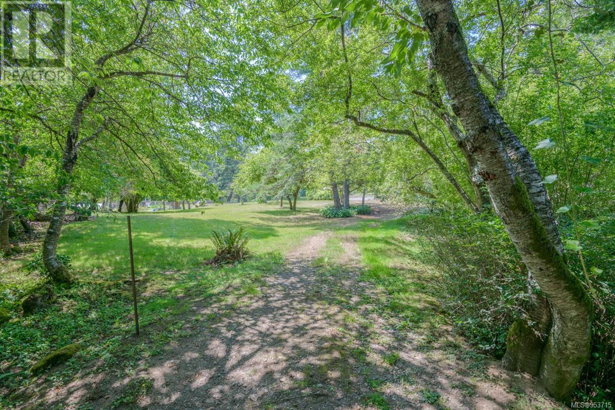 1905 Martin Rd Property Photo 4