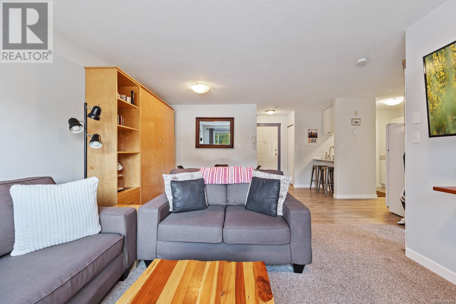 305 1105 Henry Rd Property Photo 2
