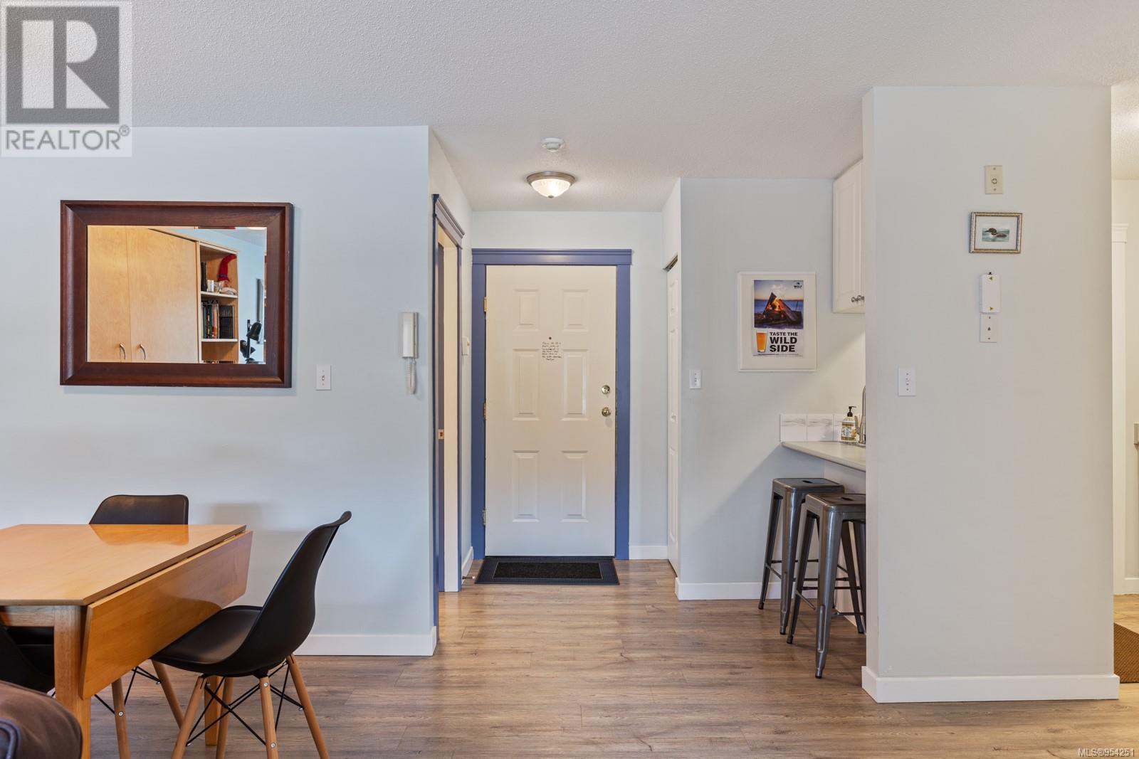 305 1105 Henry Rd Property Photo 5