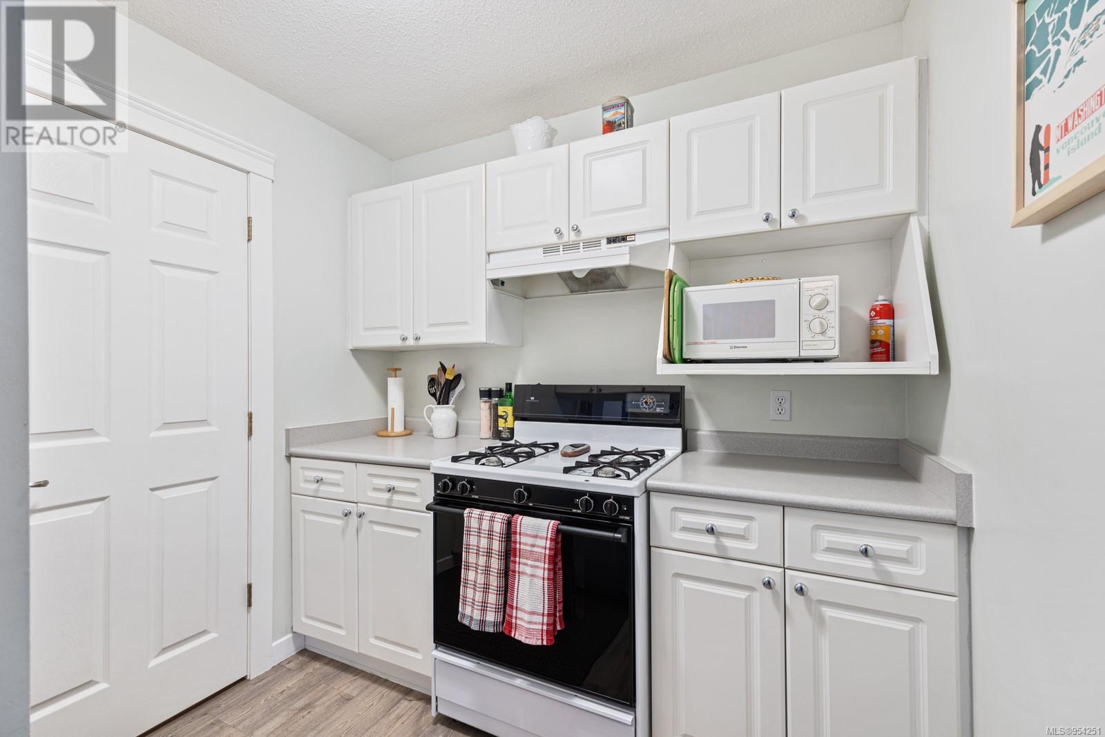 305 1105 Henry Rd Property Photo 7