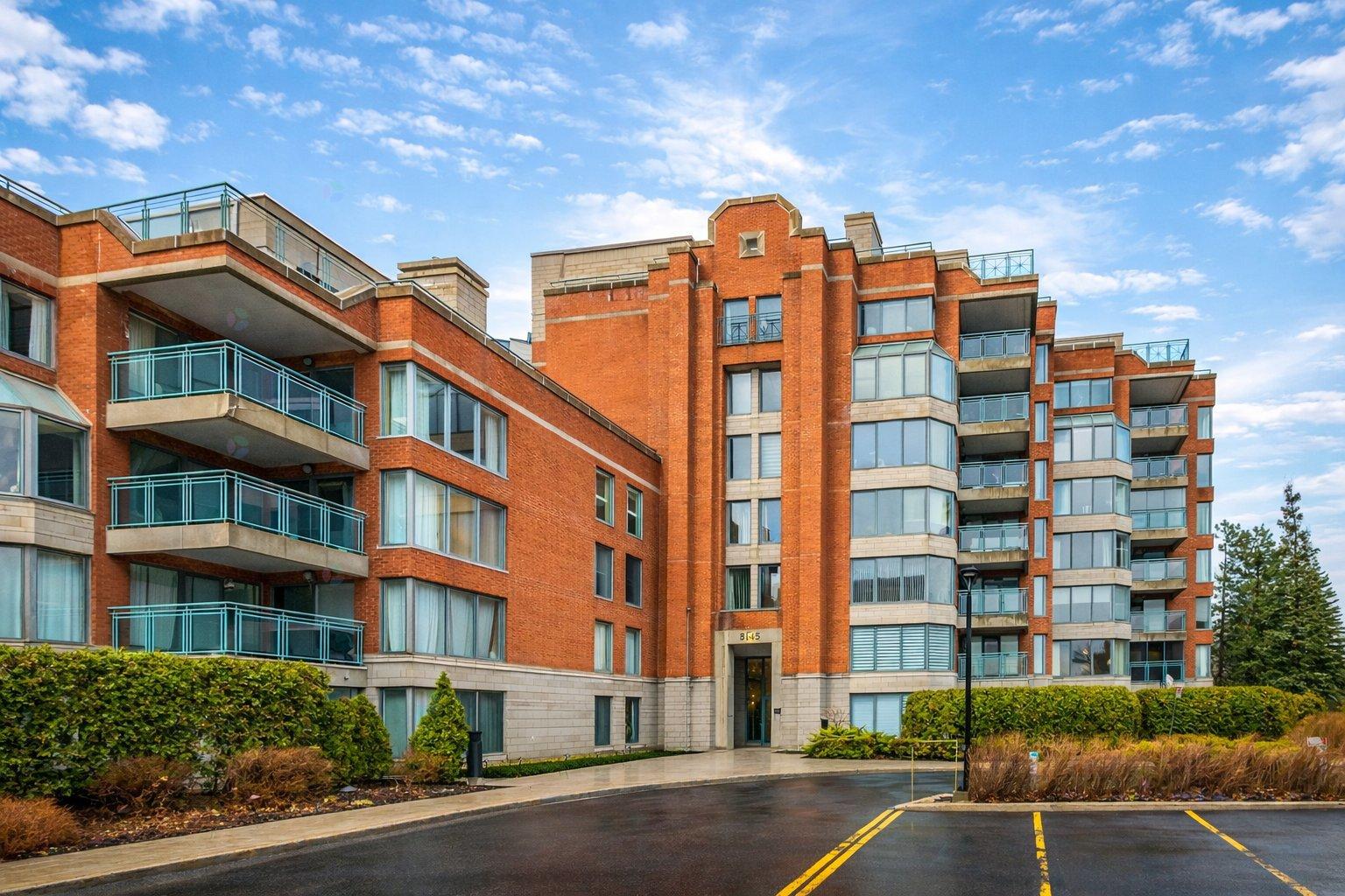 8145 Boul. St-Laurent, #307