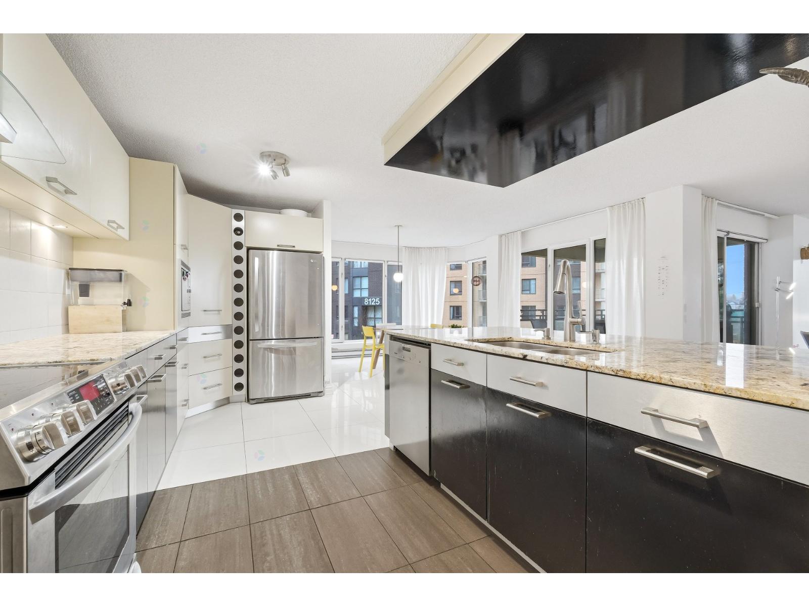 8145 Boul. St-laurent, #307 Property Photo 3