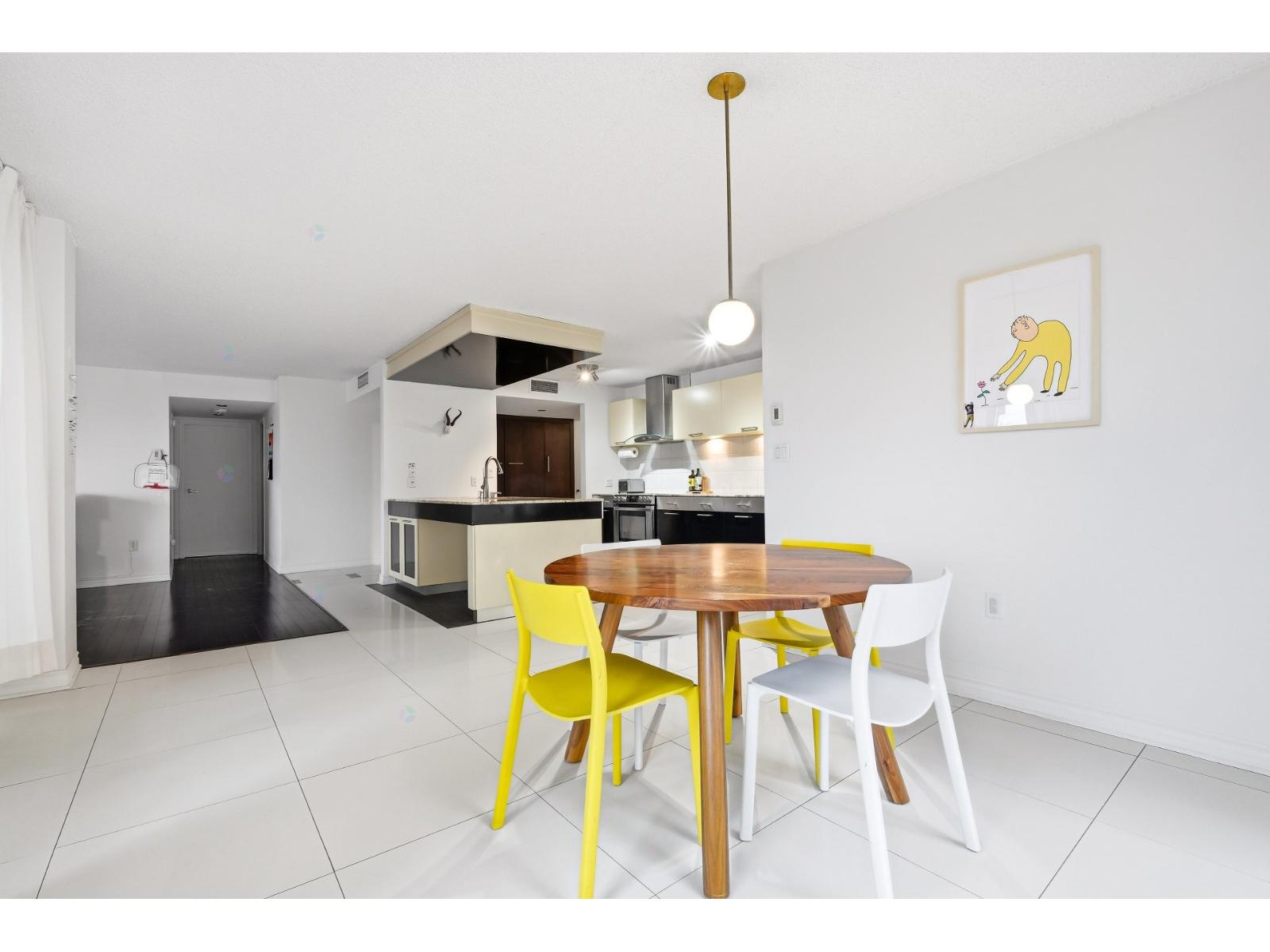 8145 Boul. St-laurent, #307 Property Photo 6