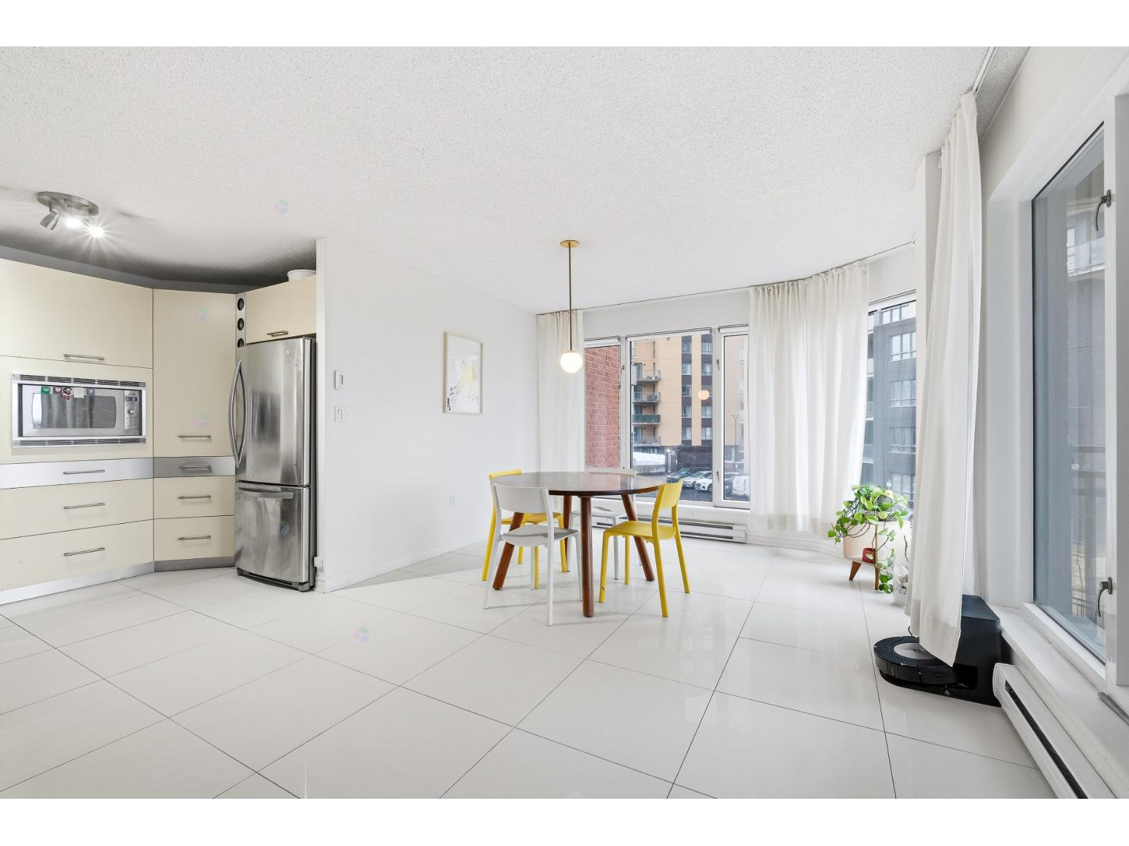 8145 Boul. St-laurent, #307 Property Photo 8
