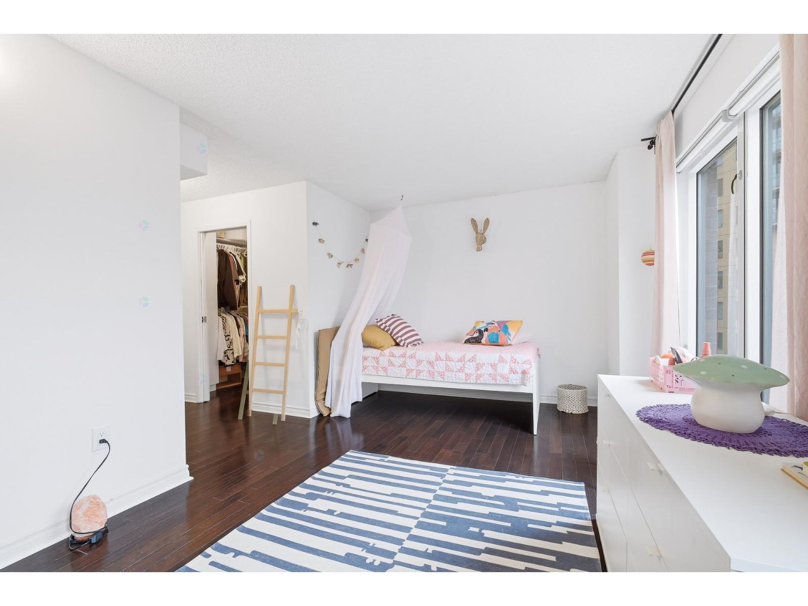 8145 Boul. St-laurent, #307 Property Photo 11