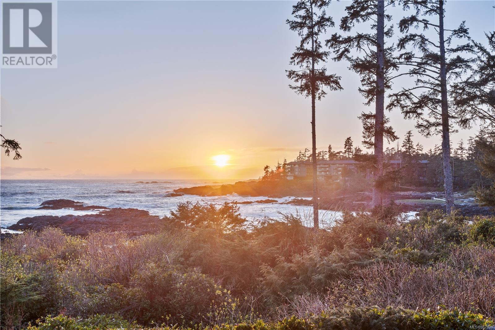 106 554 Marine Dr Property Photo 1