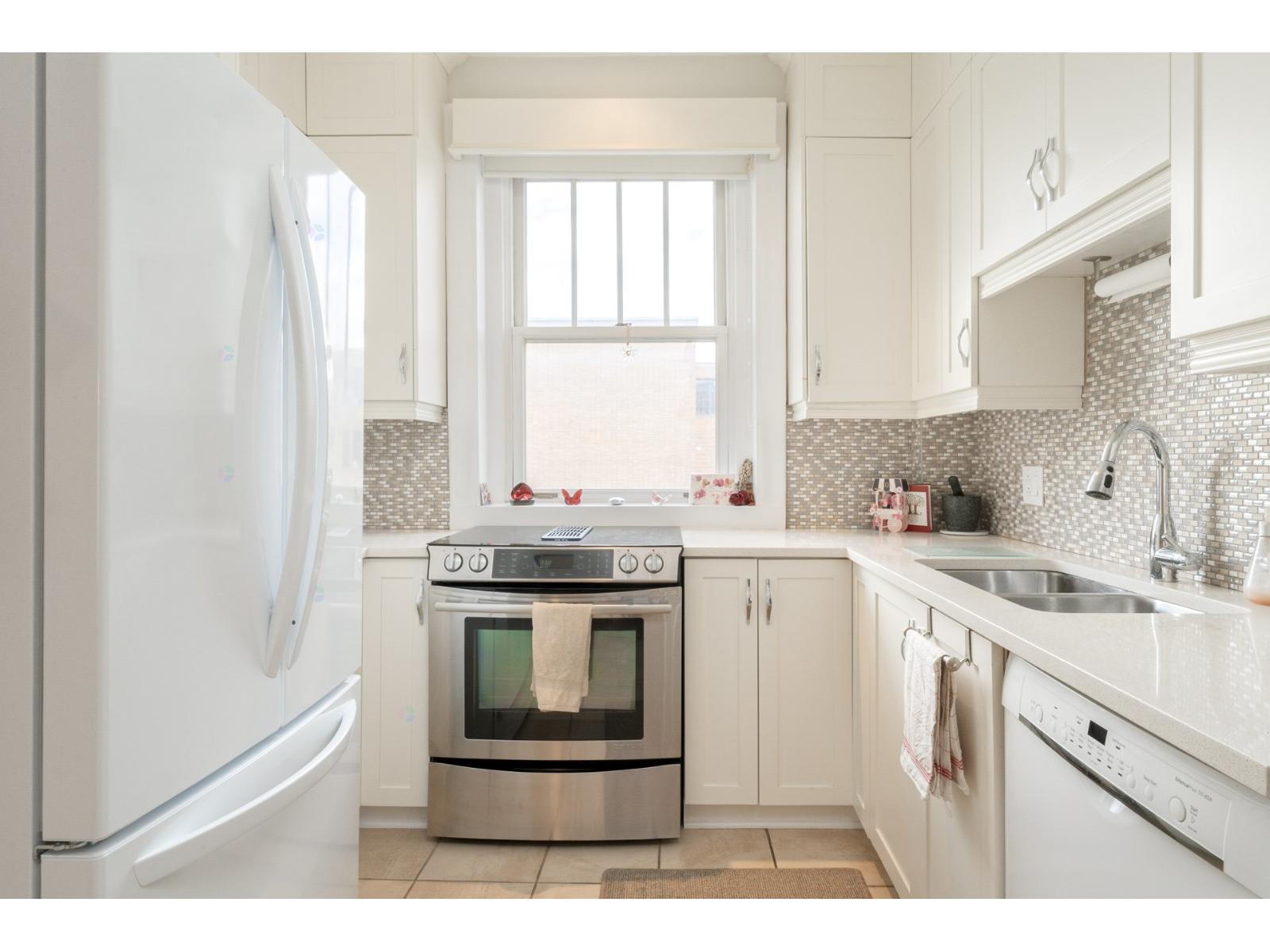 1530 Av. Bernard, #10 Property Photo 38