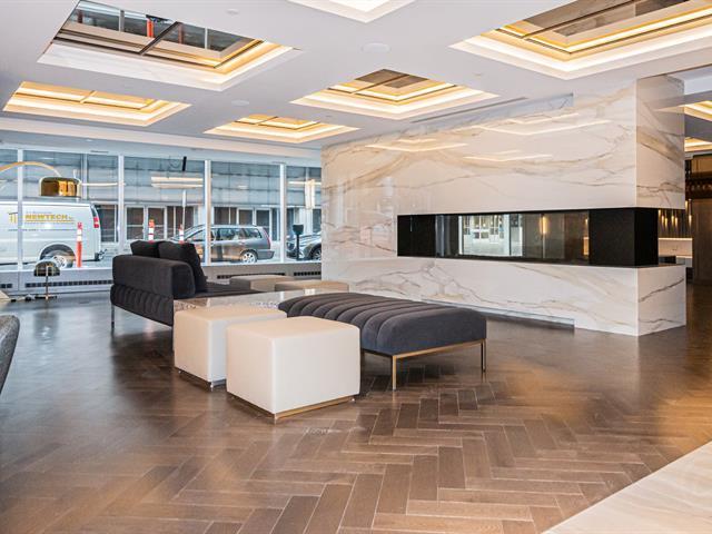 1288 Rue St-antoine O., #4703 Property Photo 2