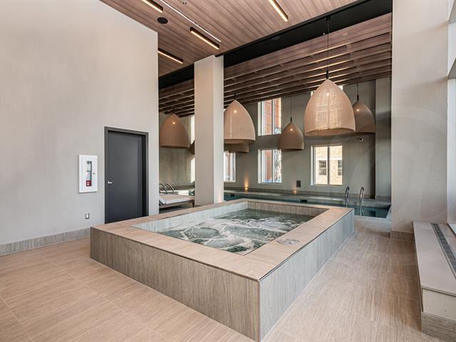 1288 Rue St-antoine O., #4703 Property Photo 3