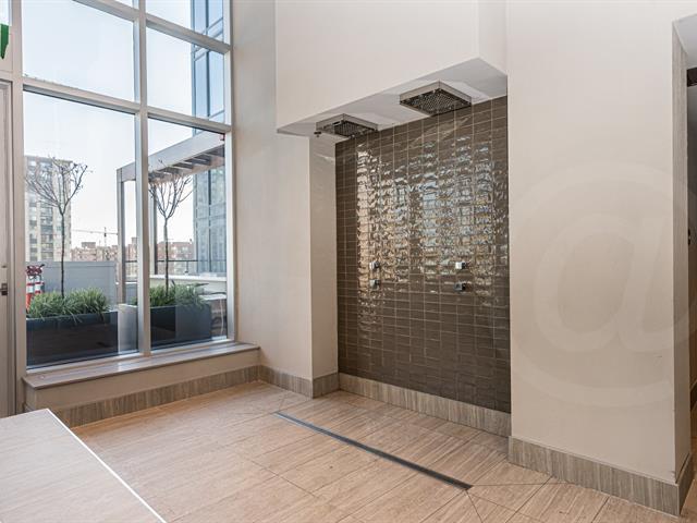 1288 Rue St-antoine O., #4703 Property Photo 6
