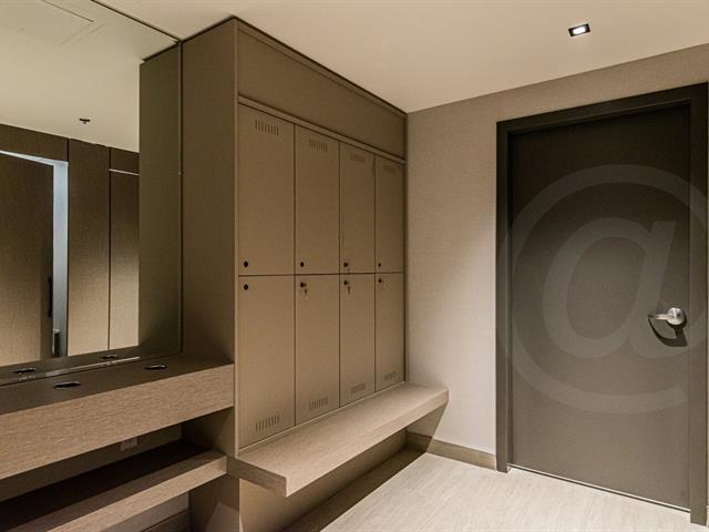 1288 Rue St-antoine O., #4703 Property Photo 8