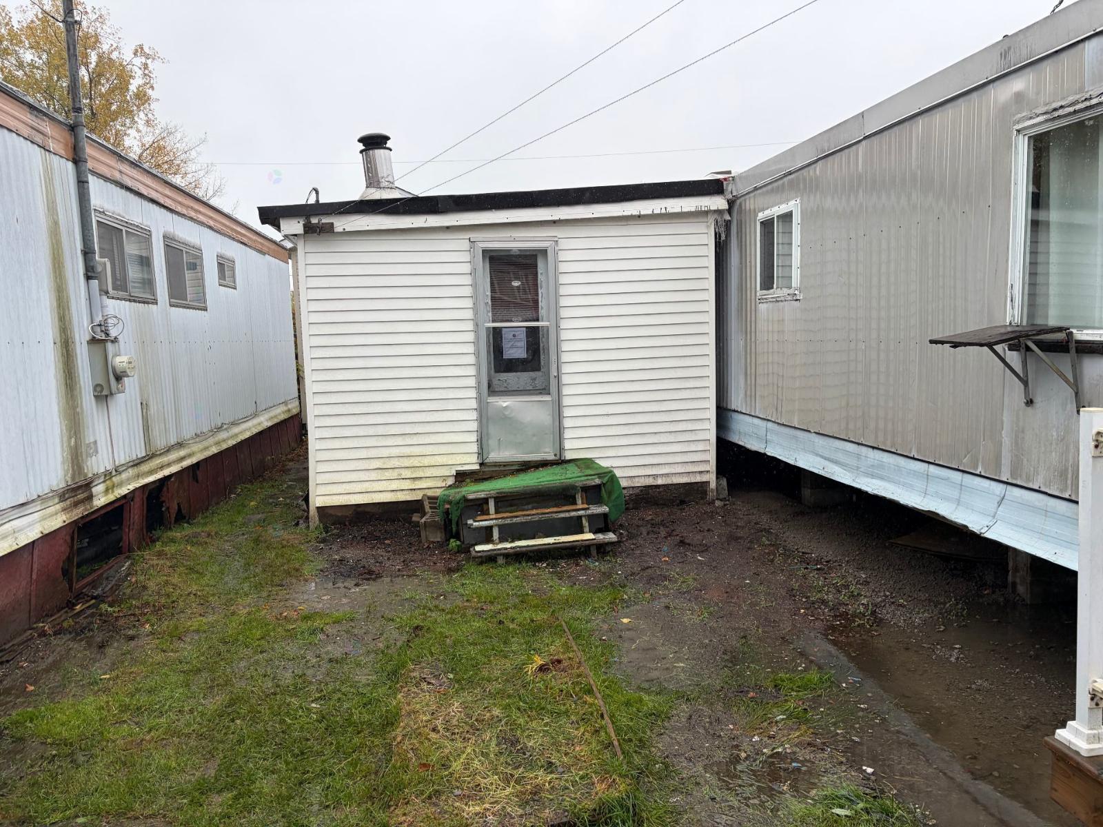 5300 Rue Bachand, #4 Property Photo 3