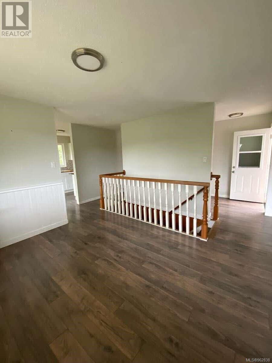 551 Macmillan Dr Property Photo 5