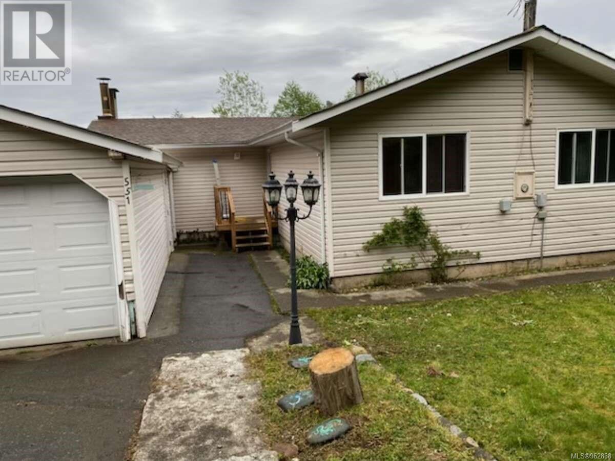 551 Macmillan Dr Property Photo 13