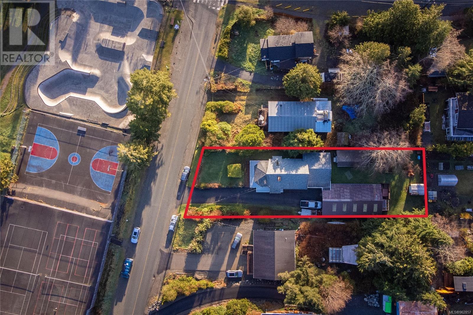 375 Neill St Property Photo 33