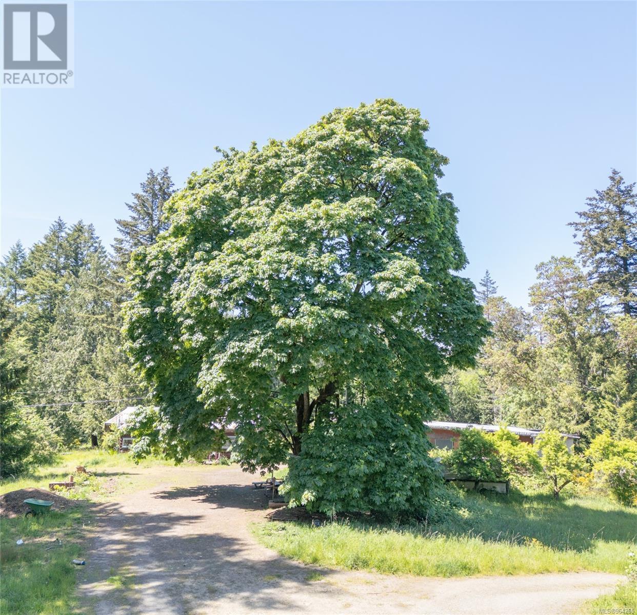 4510 Bedwell Harbour Rd Property Photo 2