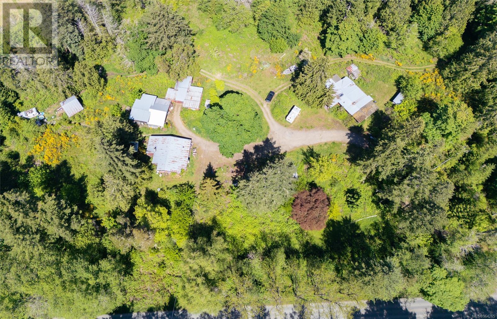 4510 Bedwell Harbour Rd Property Photo 5