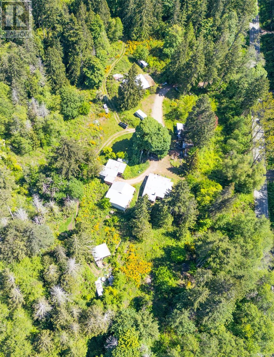4510 Bedwell Harbour Rd Property Photo 6