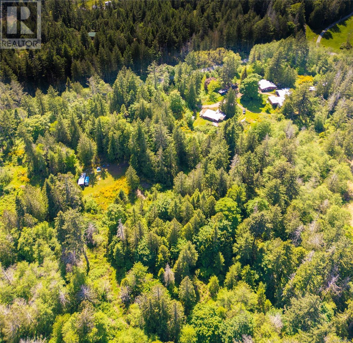 4510 Bedwell Harbour Rd Property Photo 7
