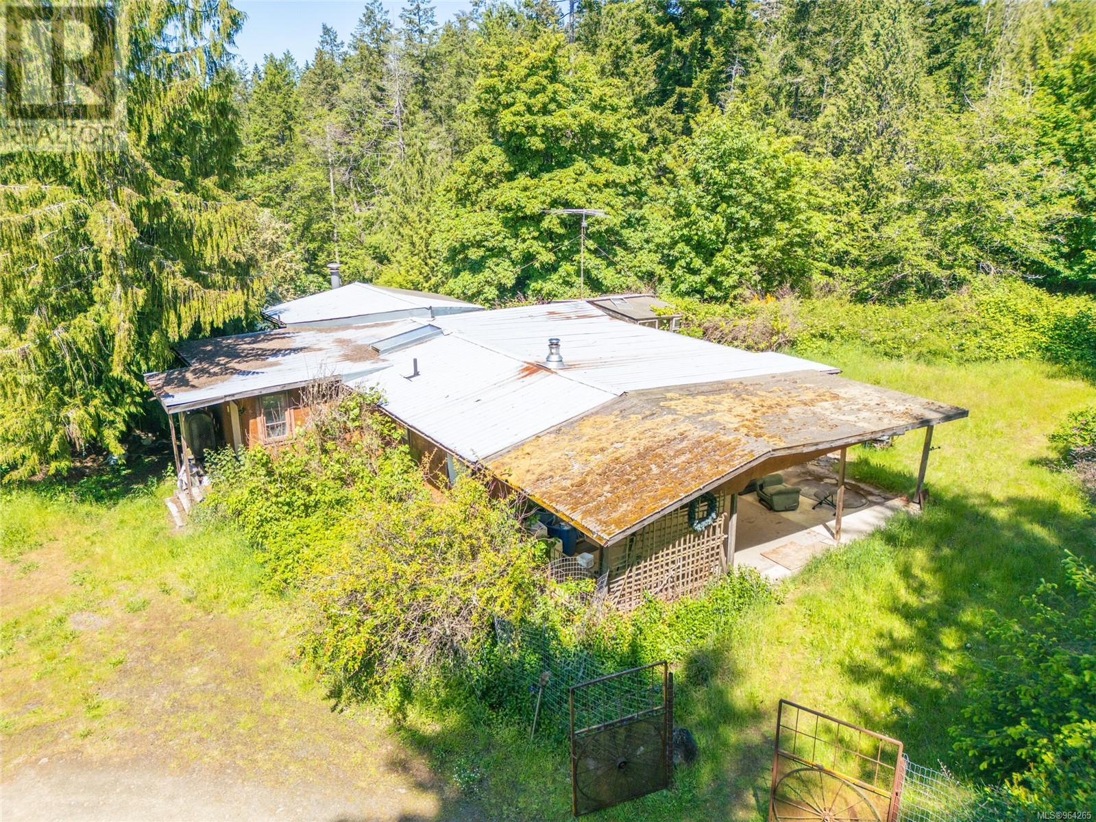 4510 Bedwell Harbour Rd Property Photo 11