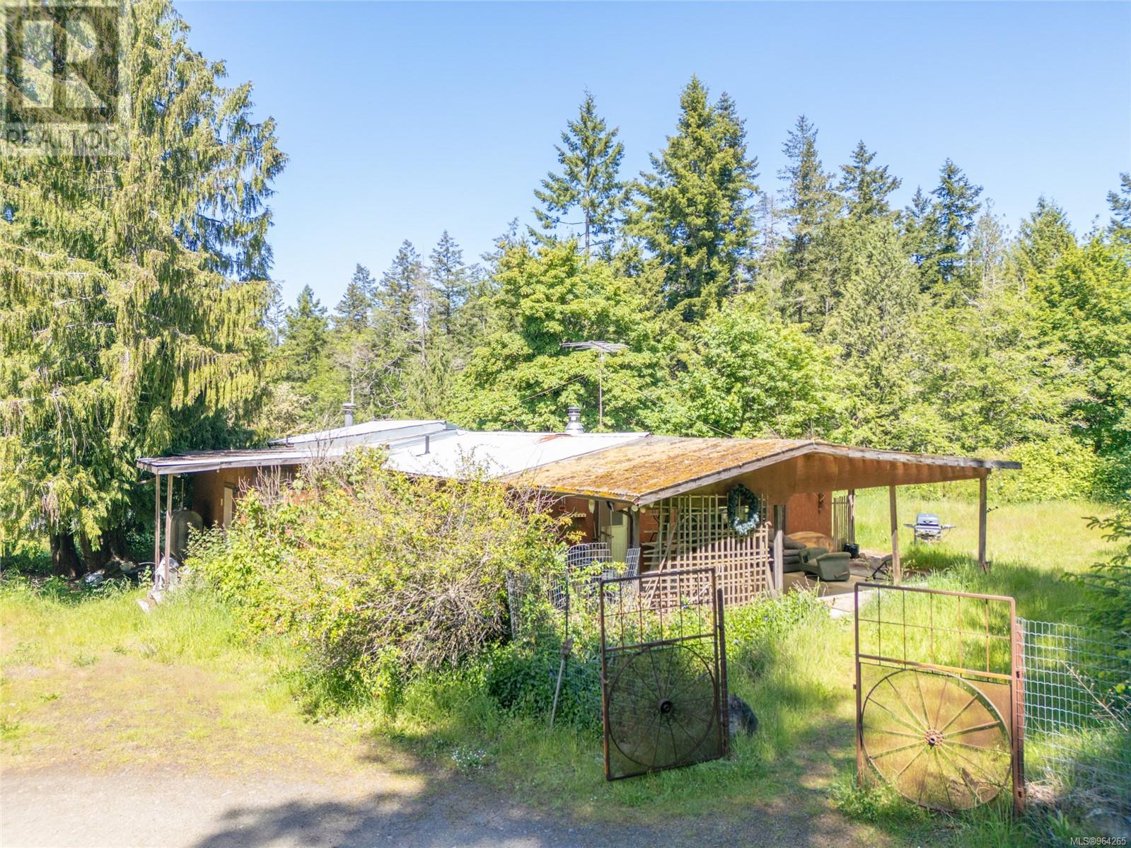 4510 Bedwell Harbour Rd Property Photo 12