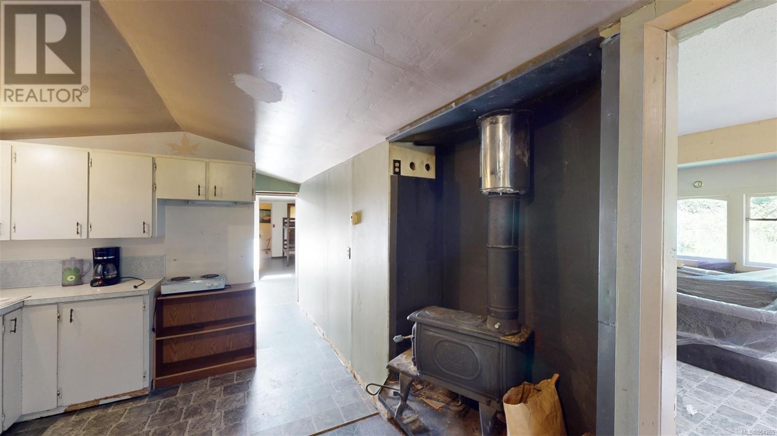 4510 Bedwell Harbour Rd Property Photo 18