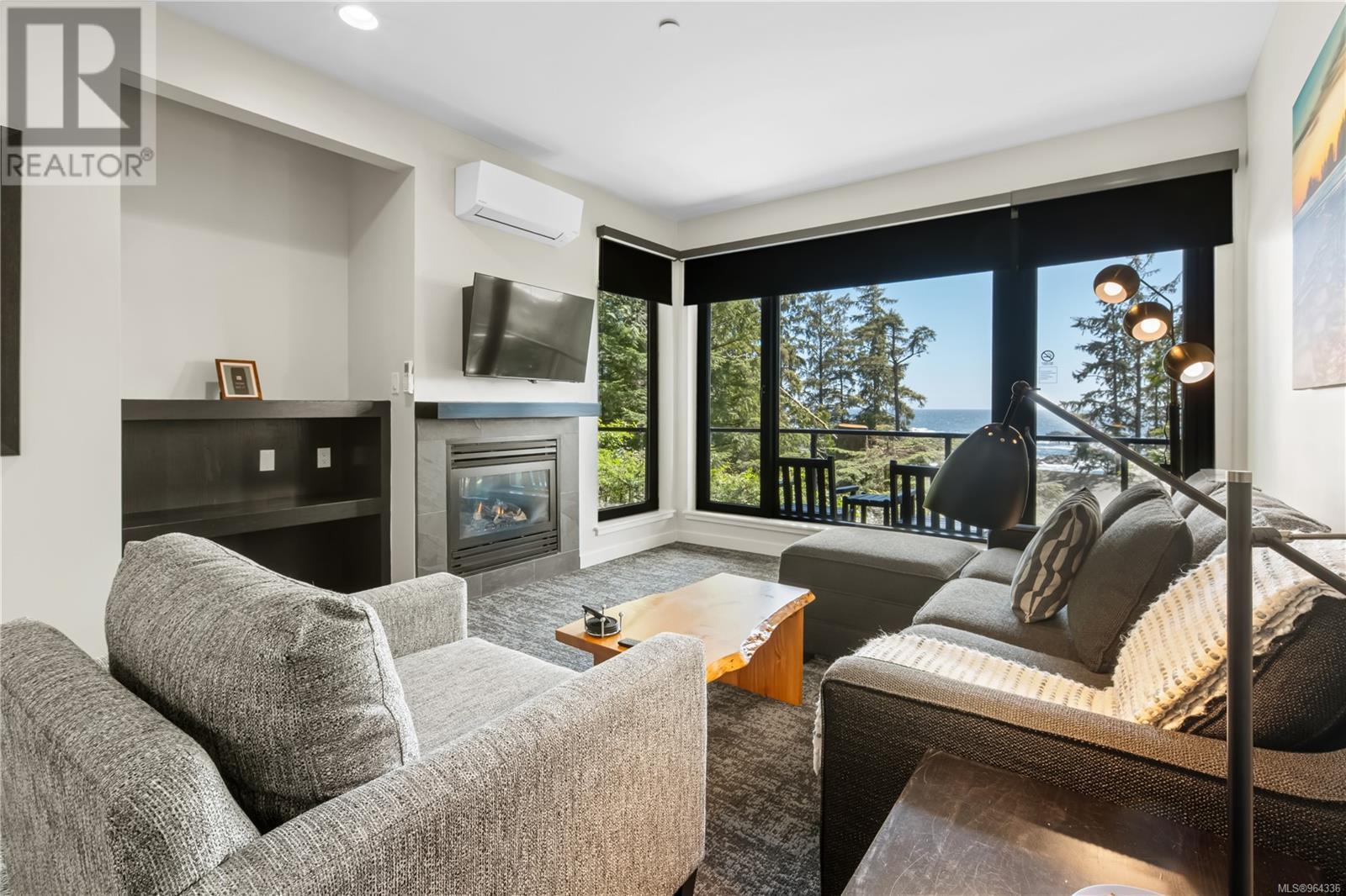 1801 596 Marine Dr Property Photo 3
