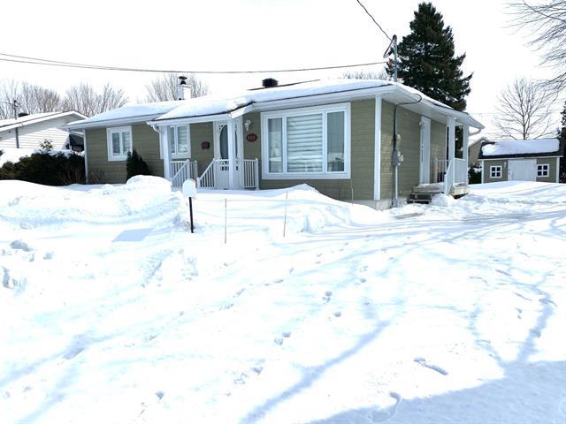 300 205e Avenue Property Photo