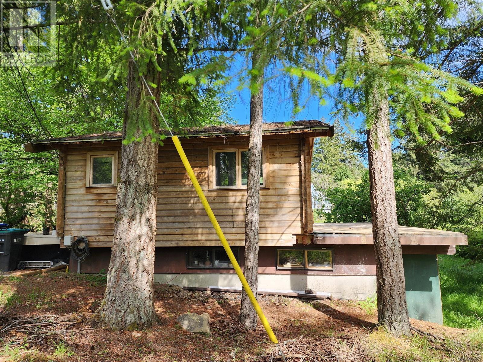 605 South Rd Property Photo 6
