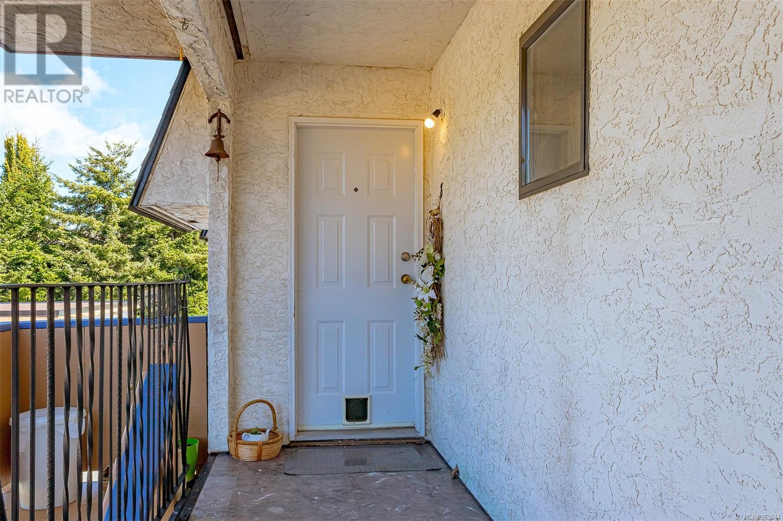 8 2045 Gatewood Rd Property Photo 7