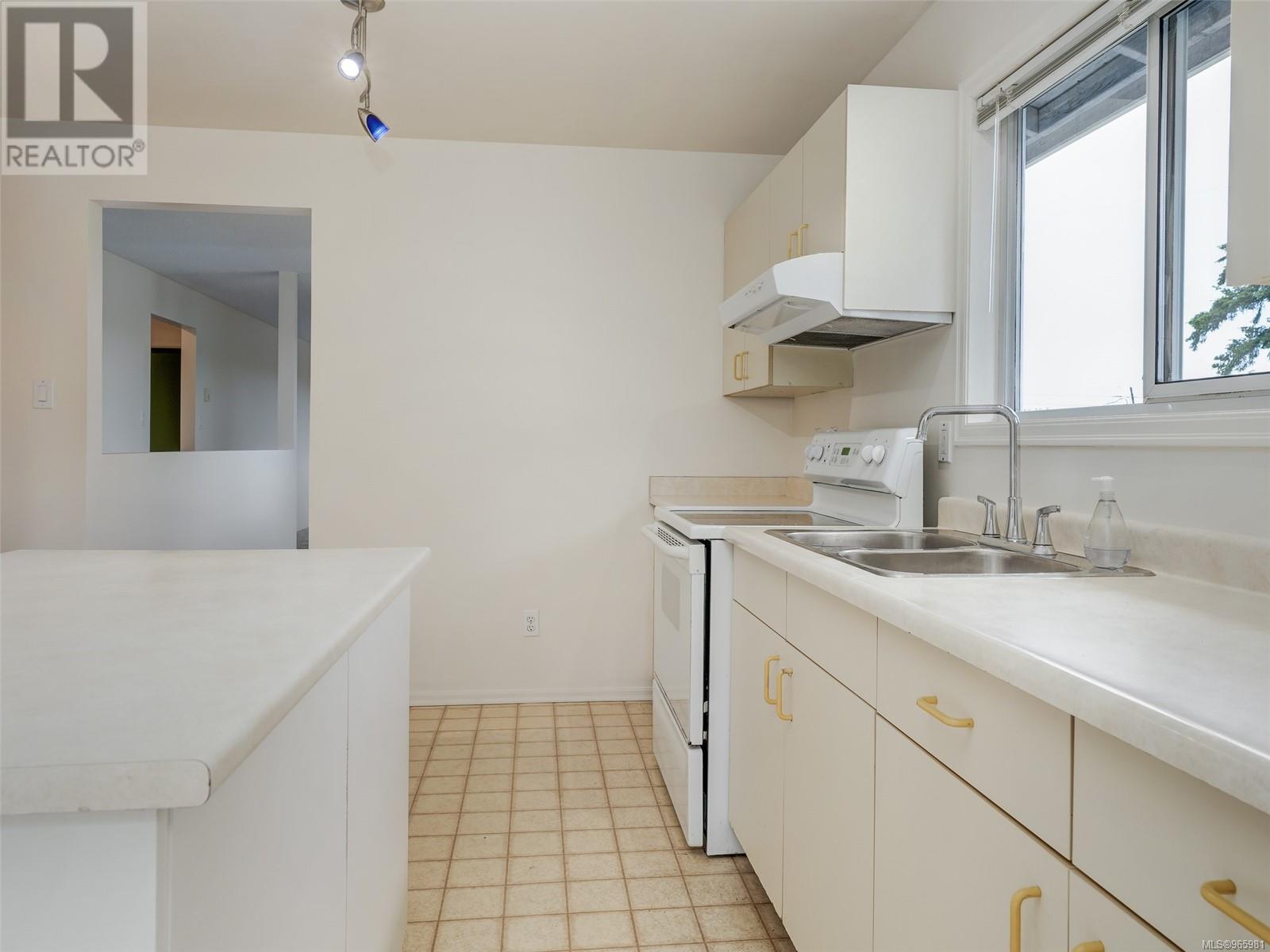 6608 Rey Rd Property Photo 9