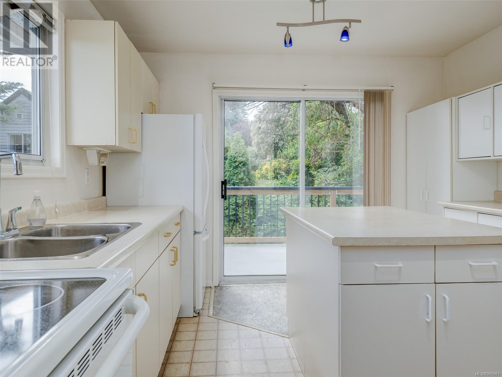 6608 Rey Rd Property Photo 11