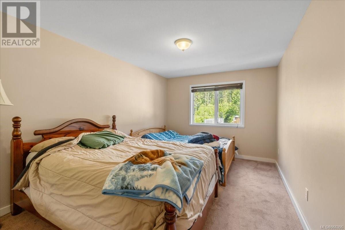 1546 Sayward Rd Property Photo 40