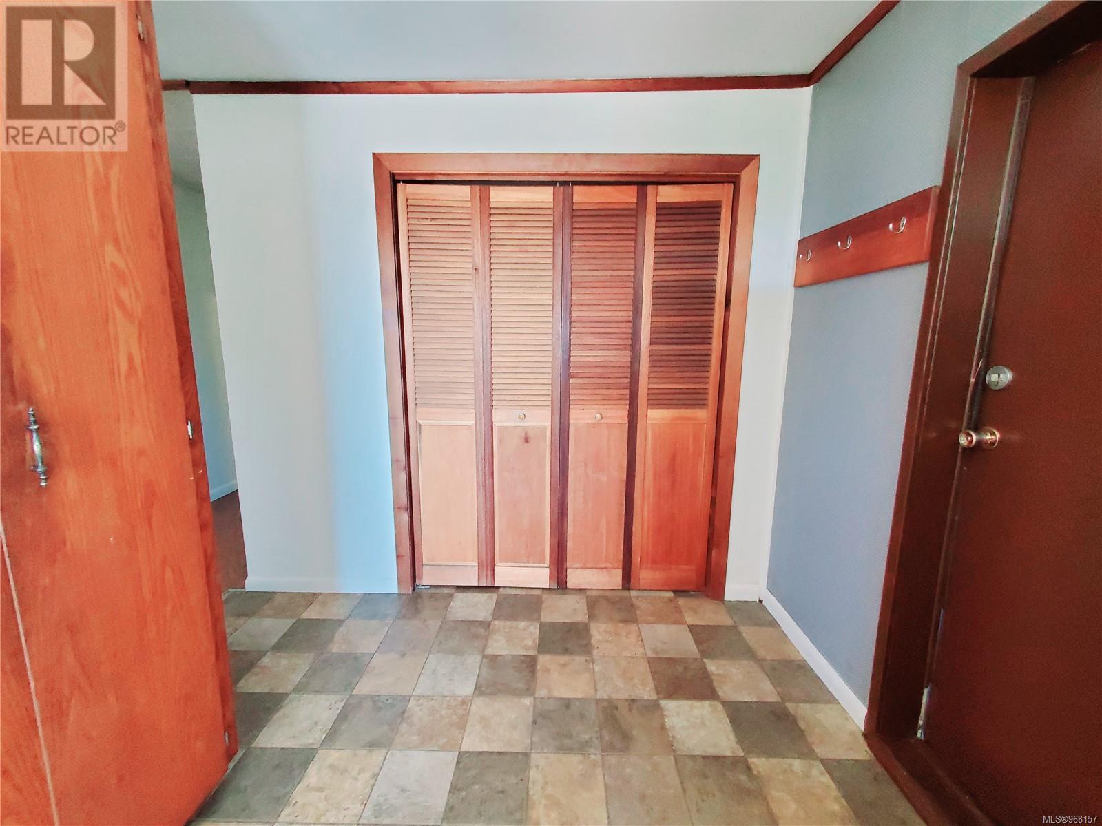 251 Campbell St Property Photo 17