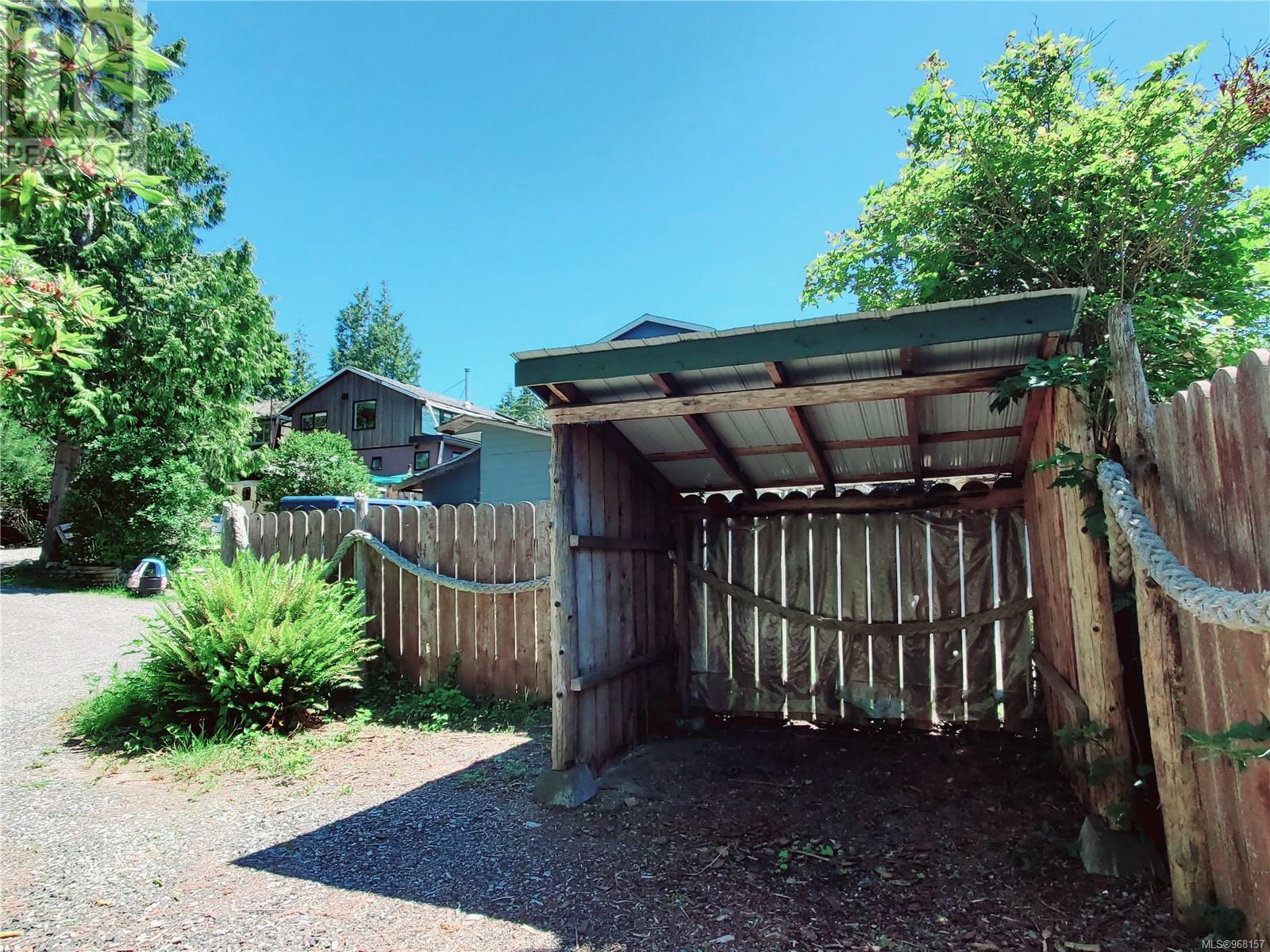 251 Campbell St Property Photo 30