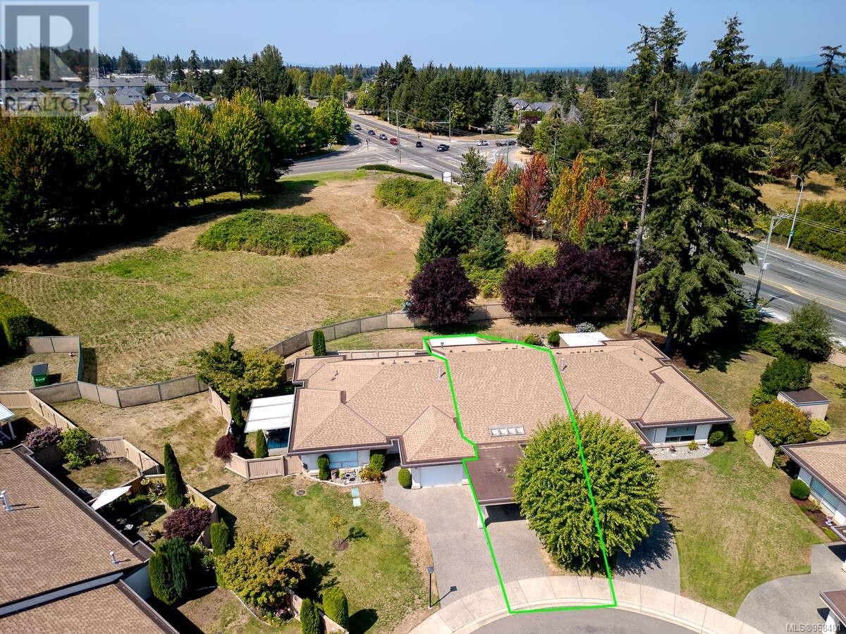 20 310 Pym St N Property Photo 3