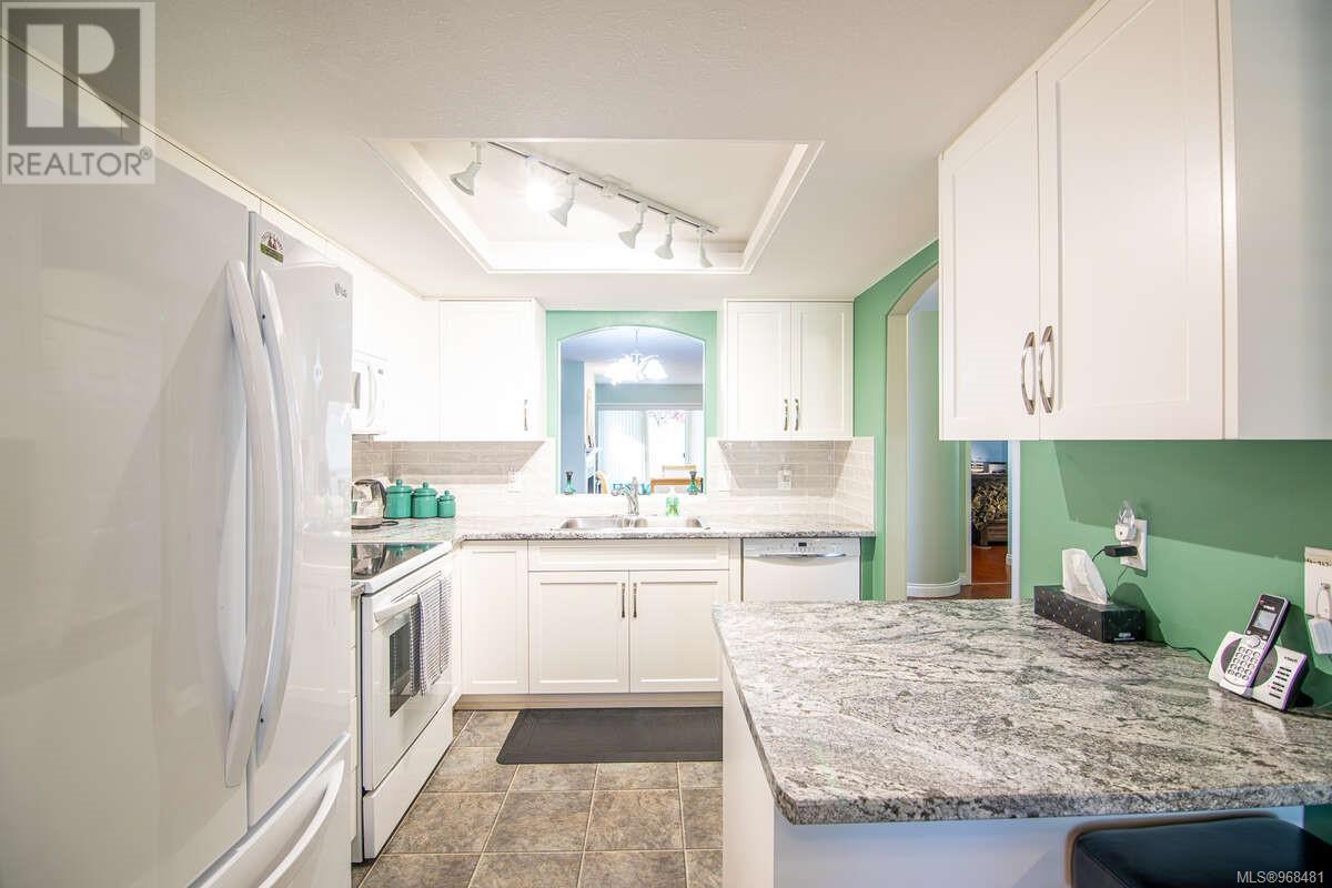 20 310 Pym St N Property Photo 12