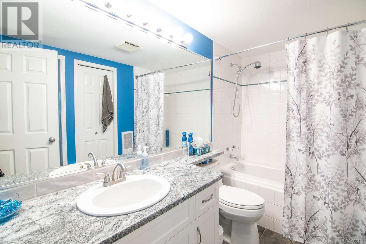 20 310 Pym St N Property Photo 25