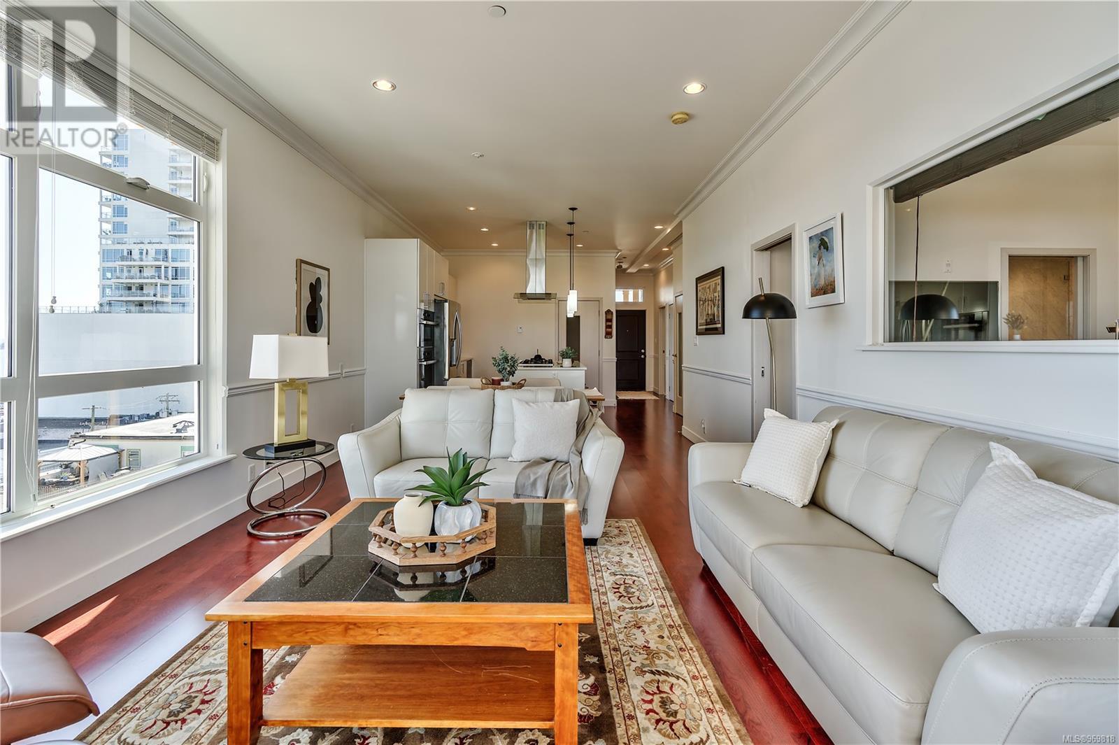 504 10 Chapel St Property Photo 19